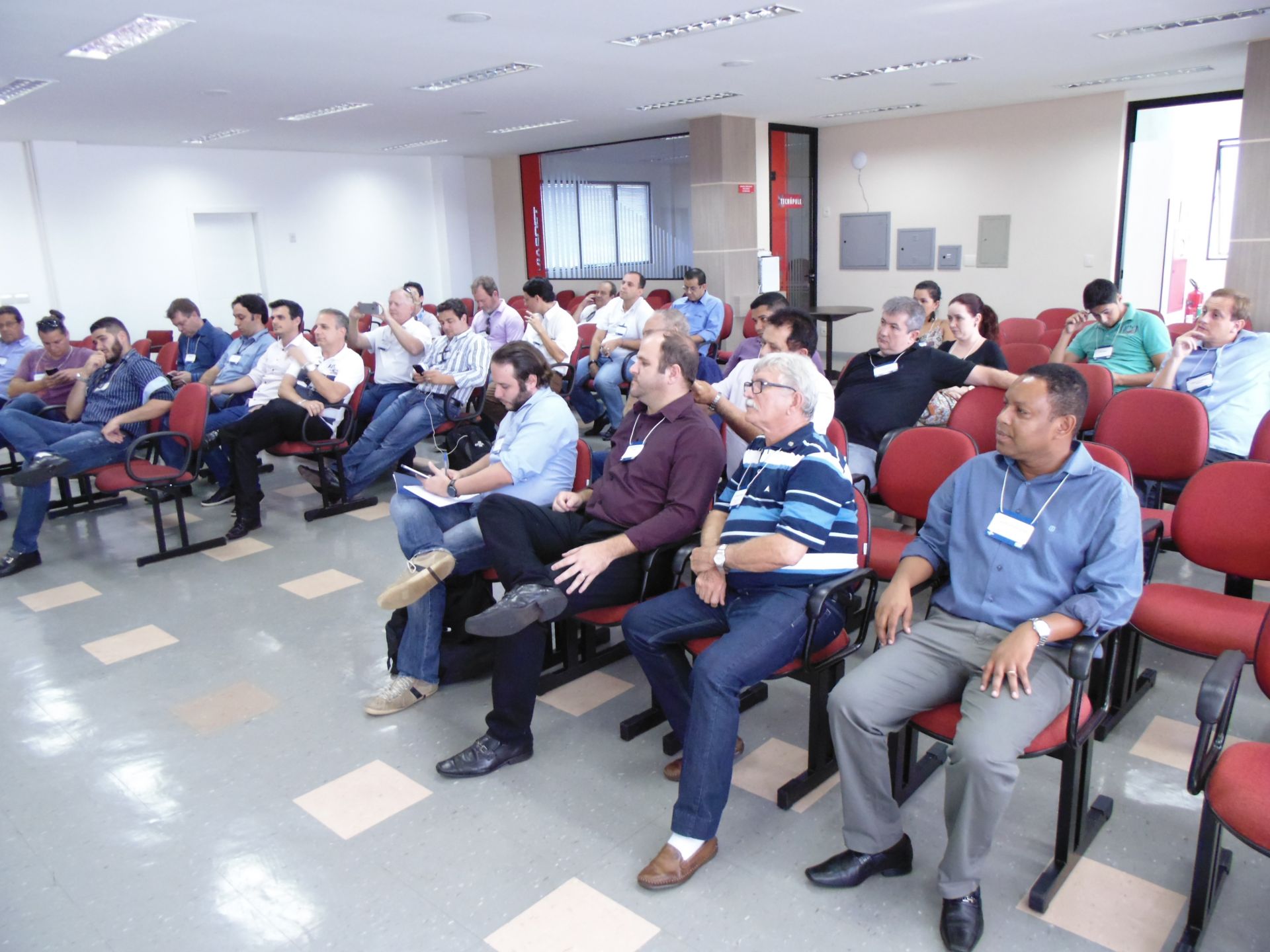 Empresários de Londrina e Norte Pioneiro visitam a VIASOFT