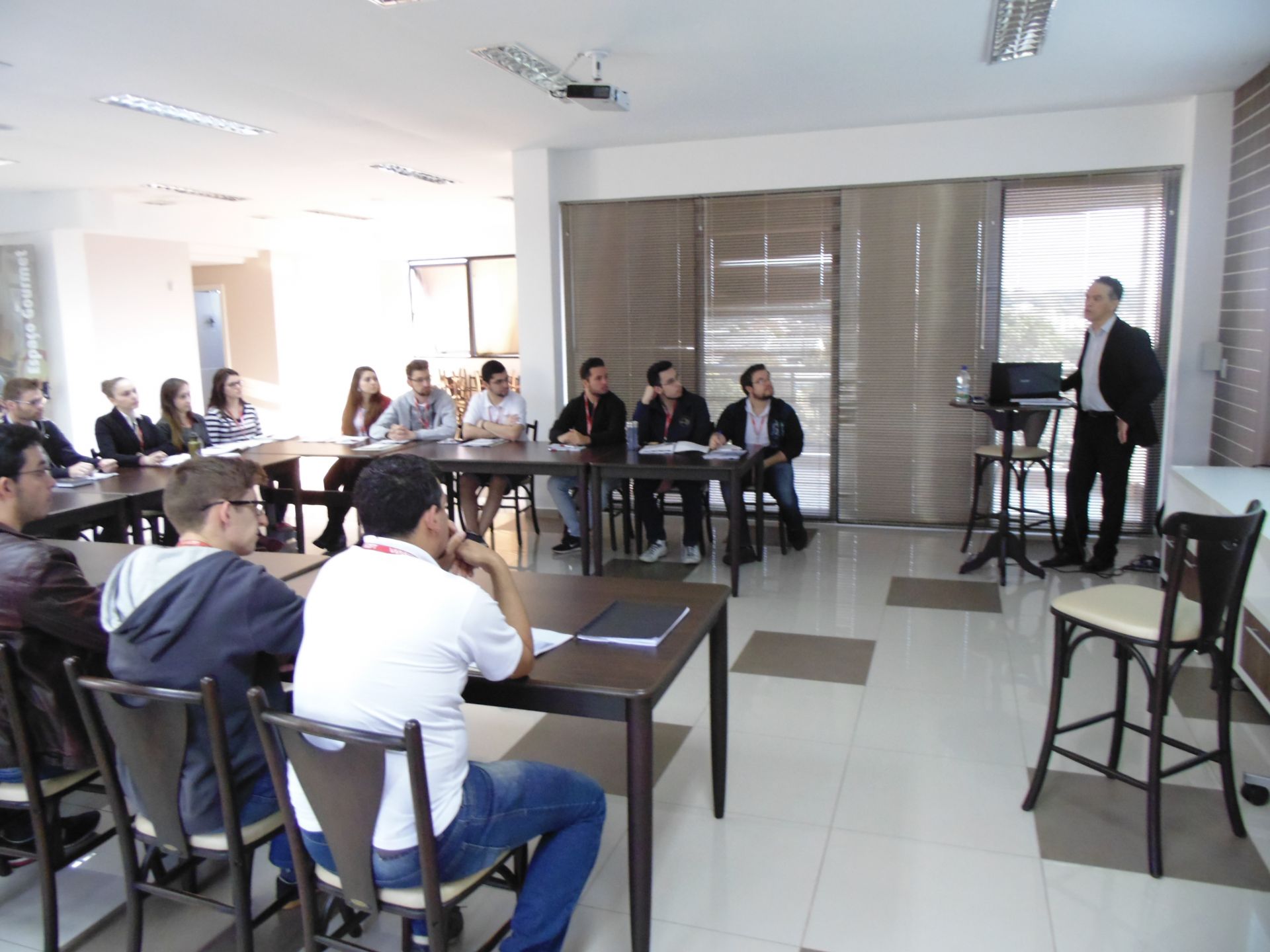 Quem ainda tem paciência para atendimento eletrônico?