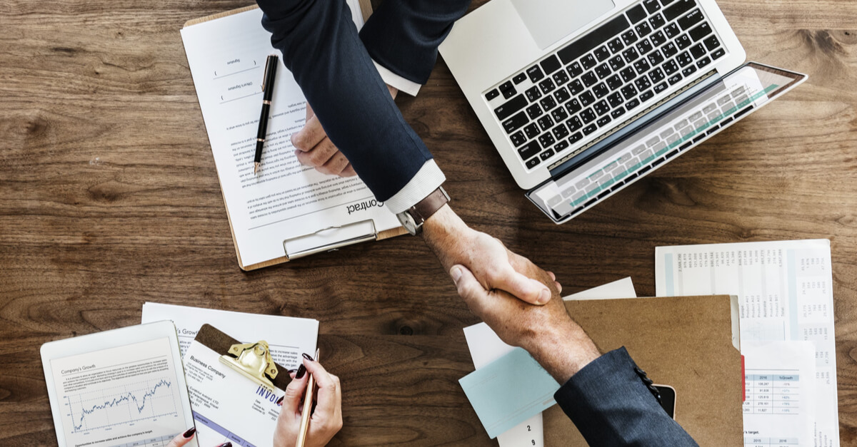 Como fortalecer os laços de confiança entre a sua empresa e seu cliente?