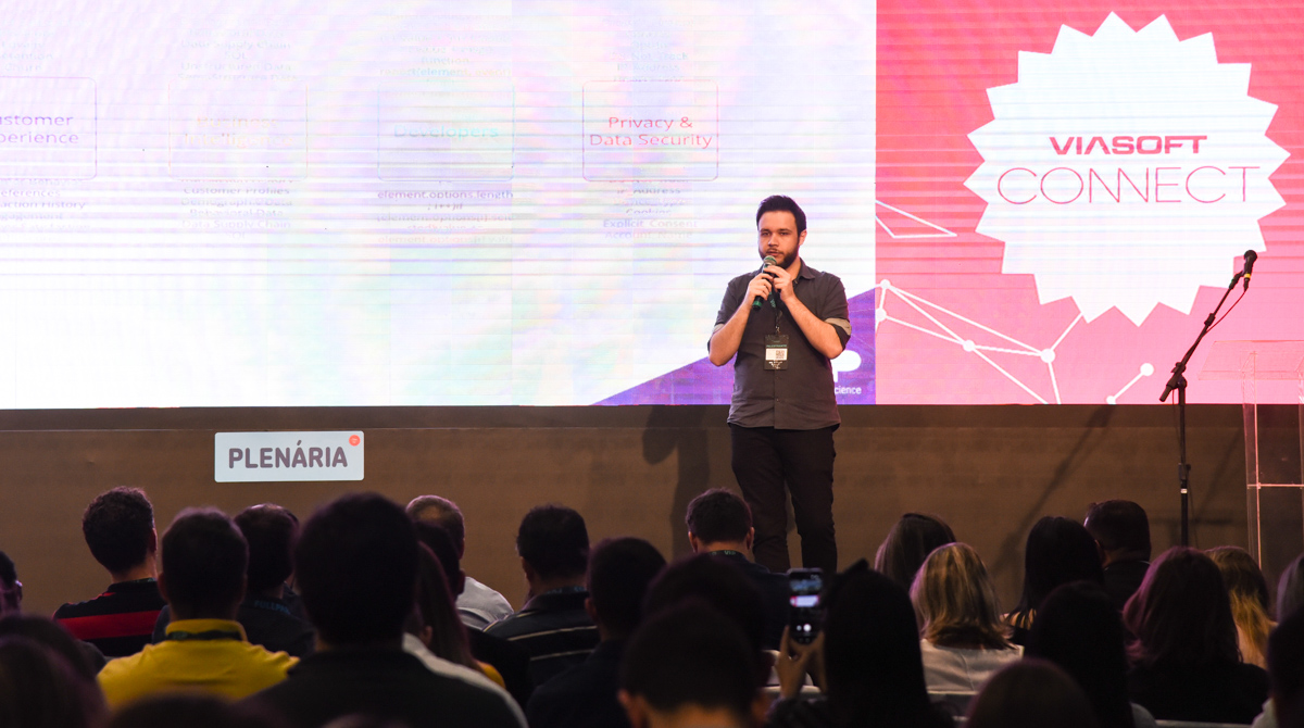No Viasoft Connect, Steve Pereira fala do perigo de criar silos de dados nas empresas. Entenda o que é isso